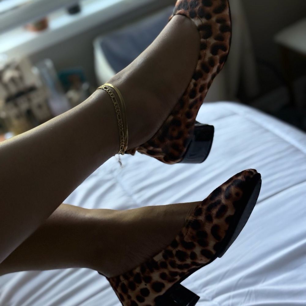 Yosi Samra NEW Nadia Leopard Print Pumps